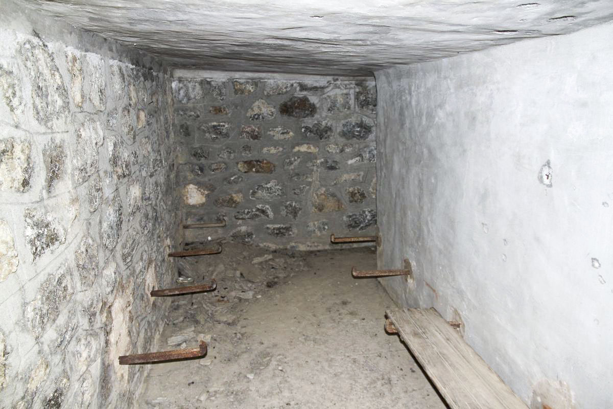 Ligne Maginot - GONDRAN ABRI 4 - (Abri) - L'unique salle de l'abri - Alain Perouffe