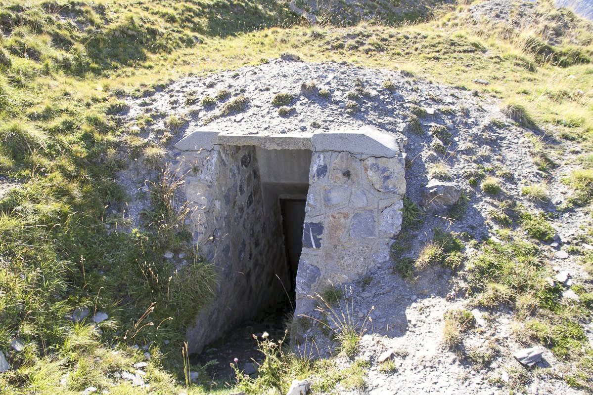 Ligne Maginot - GONDRANS - ABRI 5 - Entrée sud - Alain Perouffe