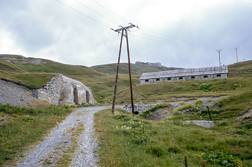 Ligne Maginot - GONDRAN C - (Ouvrage d'infanterie) - Vue de la partie B de la position des Gondrans - LOVINY Alain