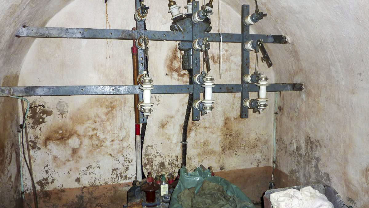 Ligne Maginot - GONDRAN E - (Ouvrage d'infanterie) - Arrivée de la ligne moyenne tension (alimentation par le réseau civil) - ELLENA-CUNY