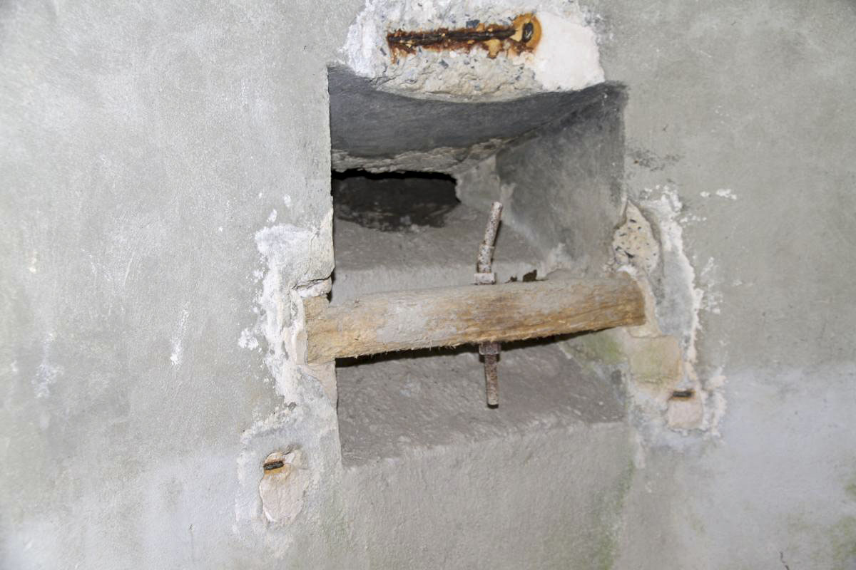 Ligne Maginot - GONDRAN PISTE COTE 2347 - (Blockhaus pour arme infanterie) - Le support artisanal pour le FM 24/29 - Alain Perouffe
