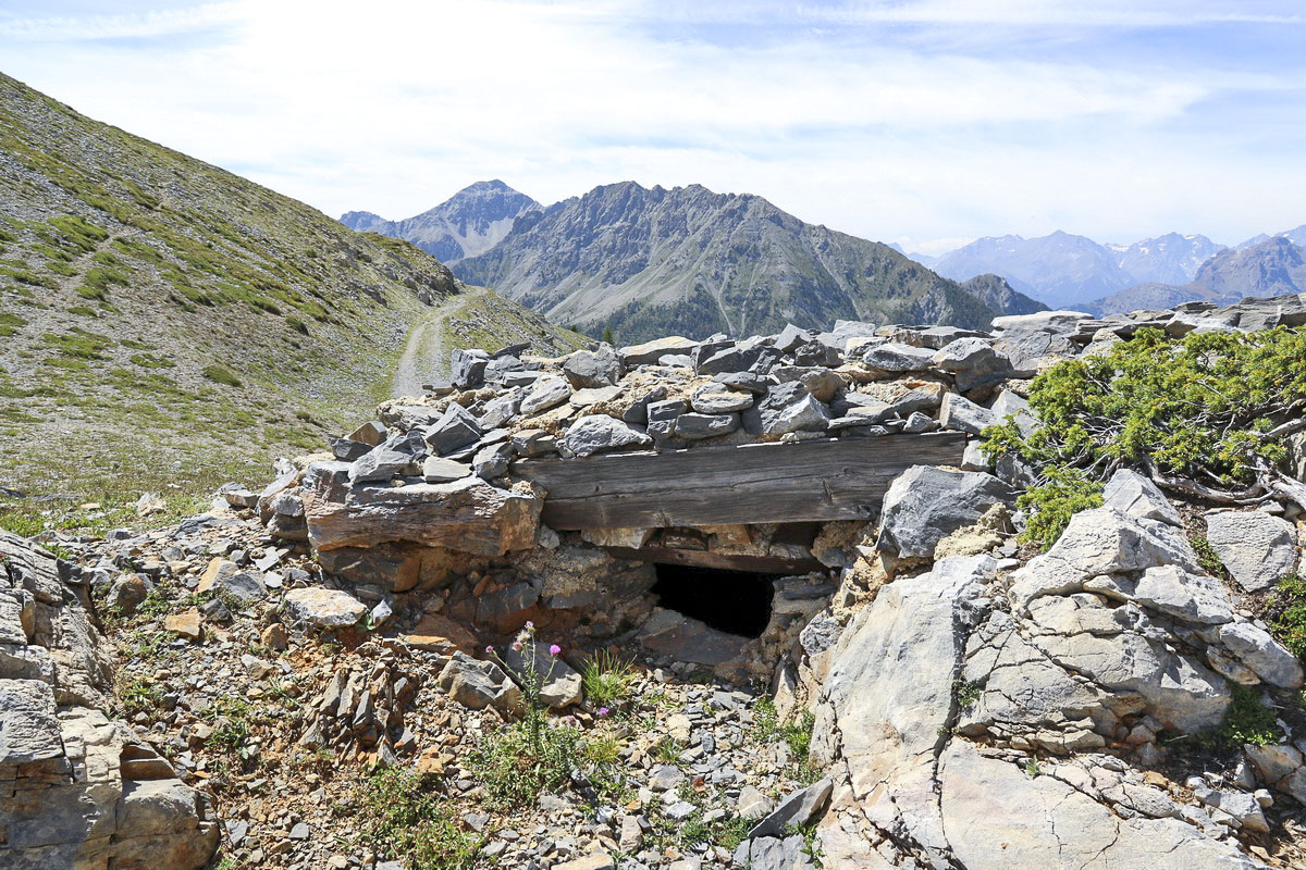 Ligne Maginot - GRANDE MAYE - (Observatoire indéterminé) - Créneau principal vers la Cerveyrette, dominée par les cols frontières Chabaud, Busson et Gimont - Alain Perouffe
