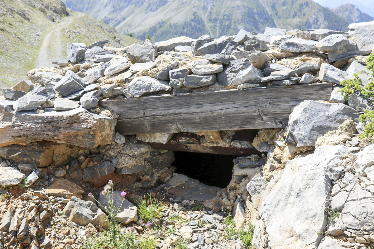 Ligne Maginot - GRANDE MAYE - (Observatoire indéterminé) - Créneau principal vers la Cerveyrette, dominée par les cols frontières Chabaud, Busson et Gimont - Alain Perouffe