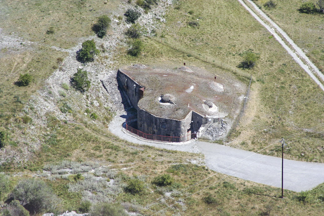 Ligne Maginot - SAINT OURS BAS (SOB) - (Ouvrage d'infanterie) - Ensemble vu de ROCHE la CROIX - JOLAS, Jean-Michel