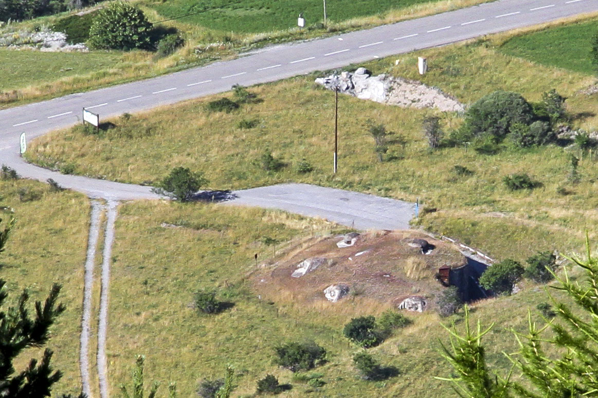 Ligne Maginot - SAINT OURS BAS (SOB) - (Ouvrage d'infanterie) - Ensemble vu de SAINT-OURS HAUT - JOLAS, Jean-Michel