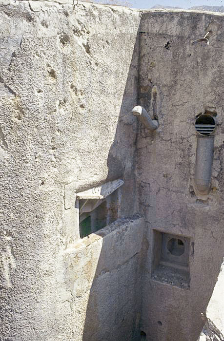 Ligne Maginot - SAINT OURS BAS (SOB) - (Ouvrage d'infanterie) - Détail sur le créneau de mortier de 50 et le créneau FM de défense du fossé - LOVINY Alain