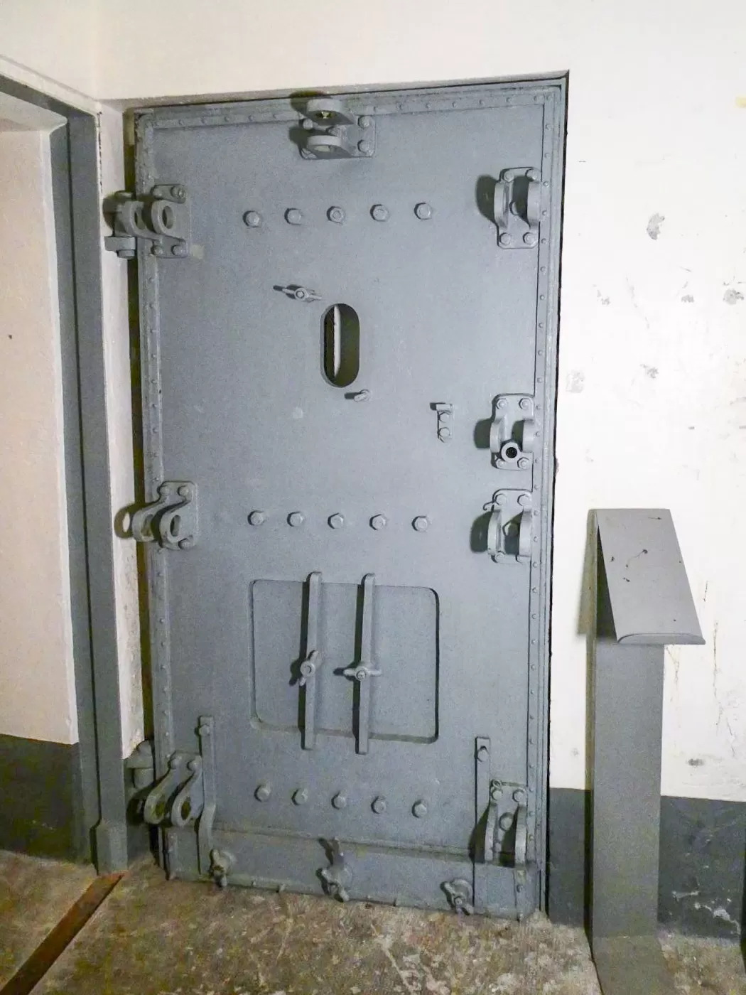 Ligne Maginot - SAINT OURS BAS (SOB) - (Ouvrage d'infanterie) - Porte blindée d'entrée de l'ouvrage - Daniel ELLENA - Philippe CUNY