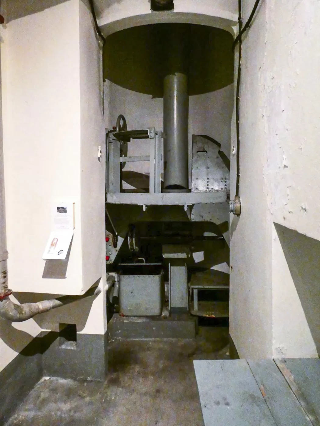 Ligne Maginot - SAINT OURS BAS (SOB) - (Ouvrage d'infanterie) - Cloche pour jumelage de mitrailleuses - Daniel ELLENA - Philippe CUNY