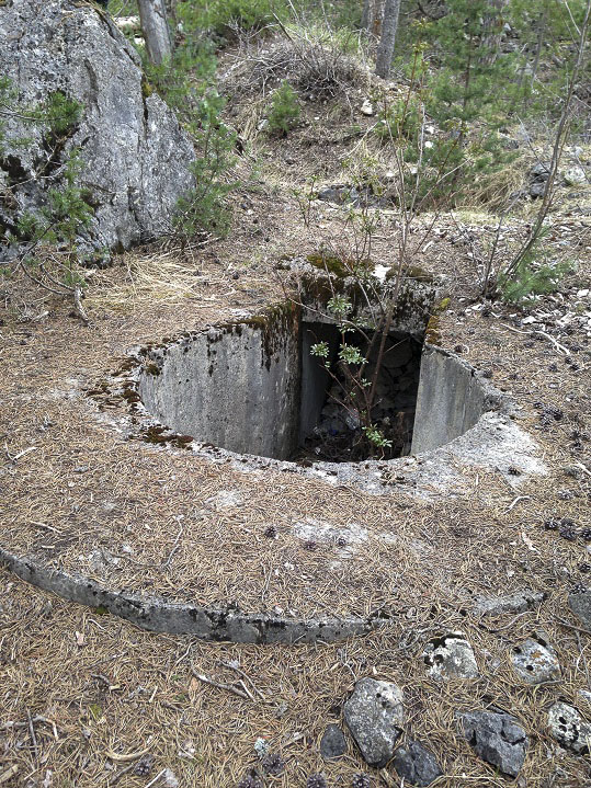 Ligne Maginot - LA PINATELLE 2 - (Cuve pour arme d'infanterie) - Cuve bétonnée pour tourelle démontable STG 35/37 - Forstenried