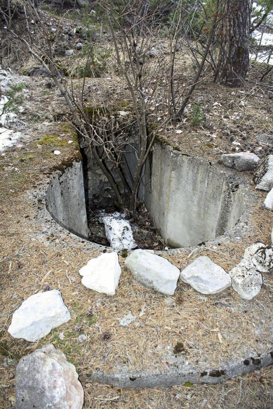 Ligne Maginot - LA PINATELLE 2 - (Cuve pour arme d'infanterie) - Cuve bétonnée pour tourelle démontable STG 35/37 - Michel & Philippe ZIMMER