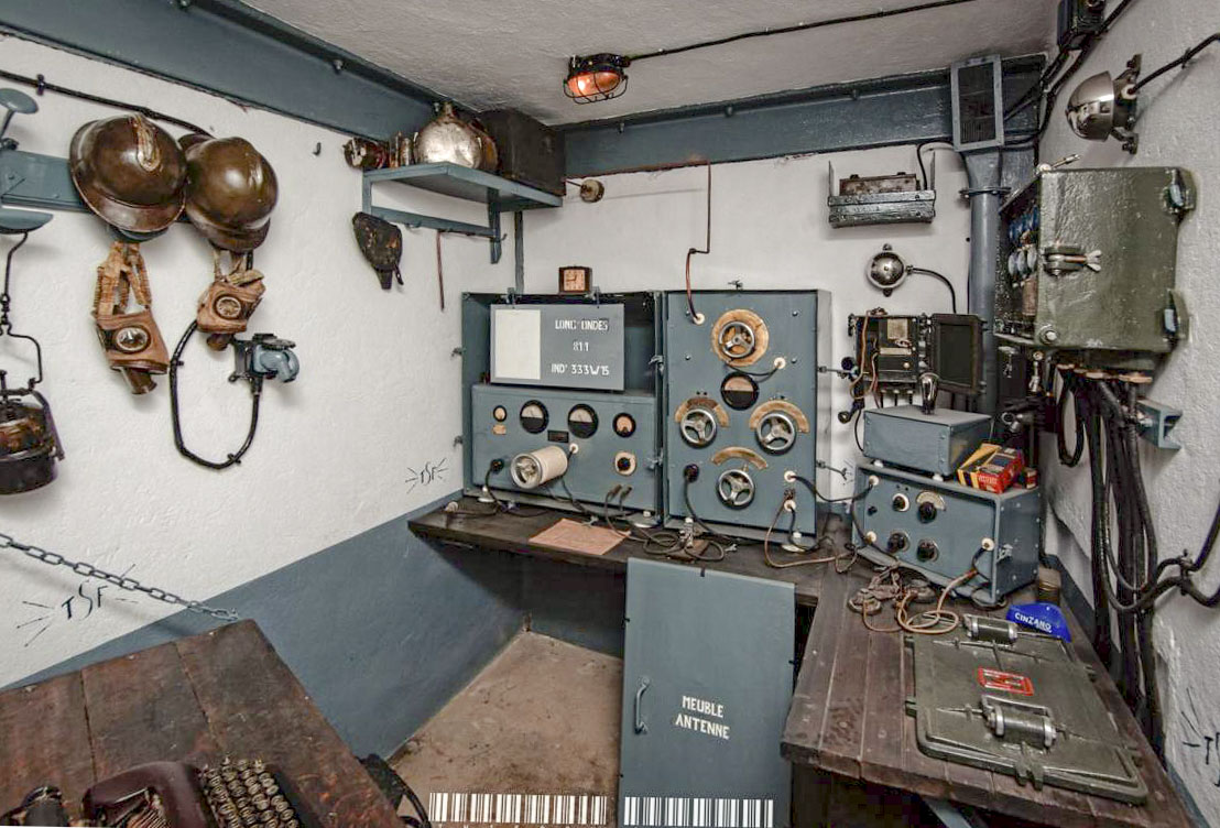 Ligne Maginot - BOIS DU FOUR - A5 - (Ouvrage d'infanterie) - Le poste émetteur récepteur de TSF - CALAND Thierry
