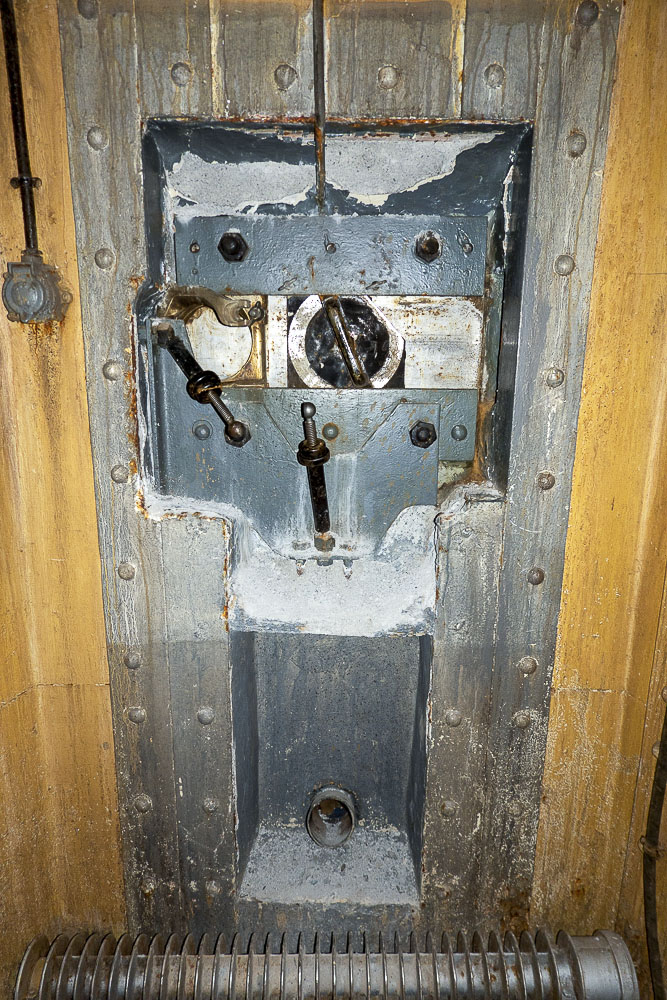 Ligne Maginot - SAINT OURS HAUT (SOH) - (Ouvrage d'artillerie) - Bloc 2
Etage supérieur
Caponnière FM - Michel Teiten