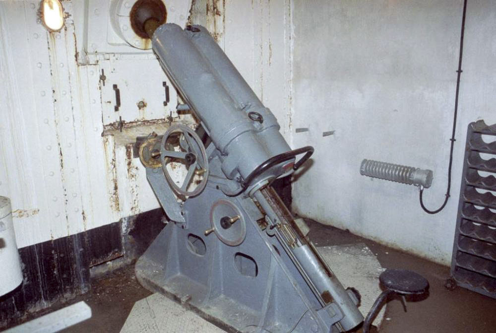 Ligne Maginot - SAINT OURS HAUT (SOH) - (Ouvrage d'artillerie) - Bloc 2
Mortier de 81 mm sous casemate - Duomaxw