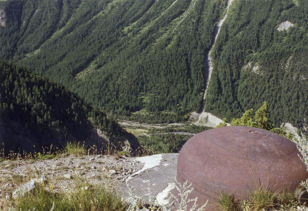 Ligne Maginot - SAINT OURS HAUT (SOH) - (Ouvrage d'artillerie) - Bloc 4.
Vue sur la vallée - LAMBERT Pascal
