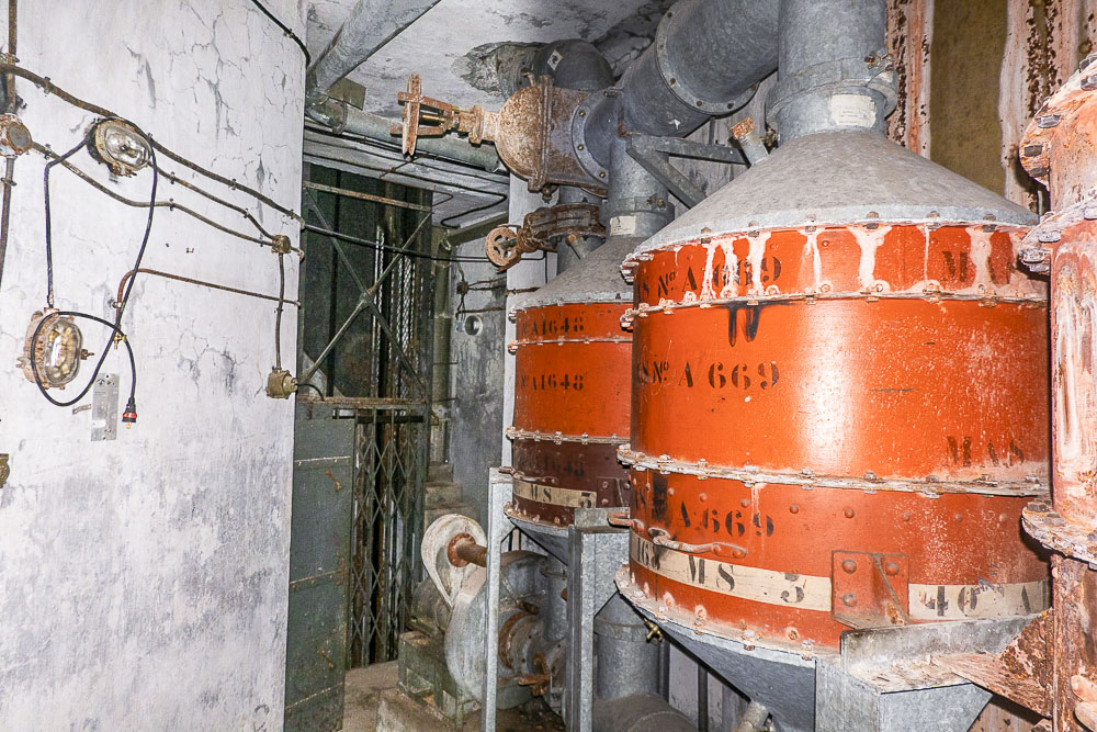 Ligne Maginot - SAINT OURS HAUT (SOH) - (Ouvrage d'artillerie) - Bloc 5
Etage intermédiaire
Filtres - Michel Teiten