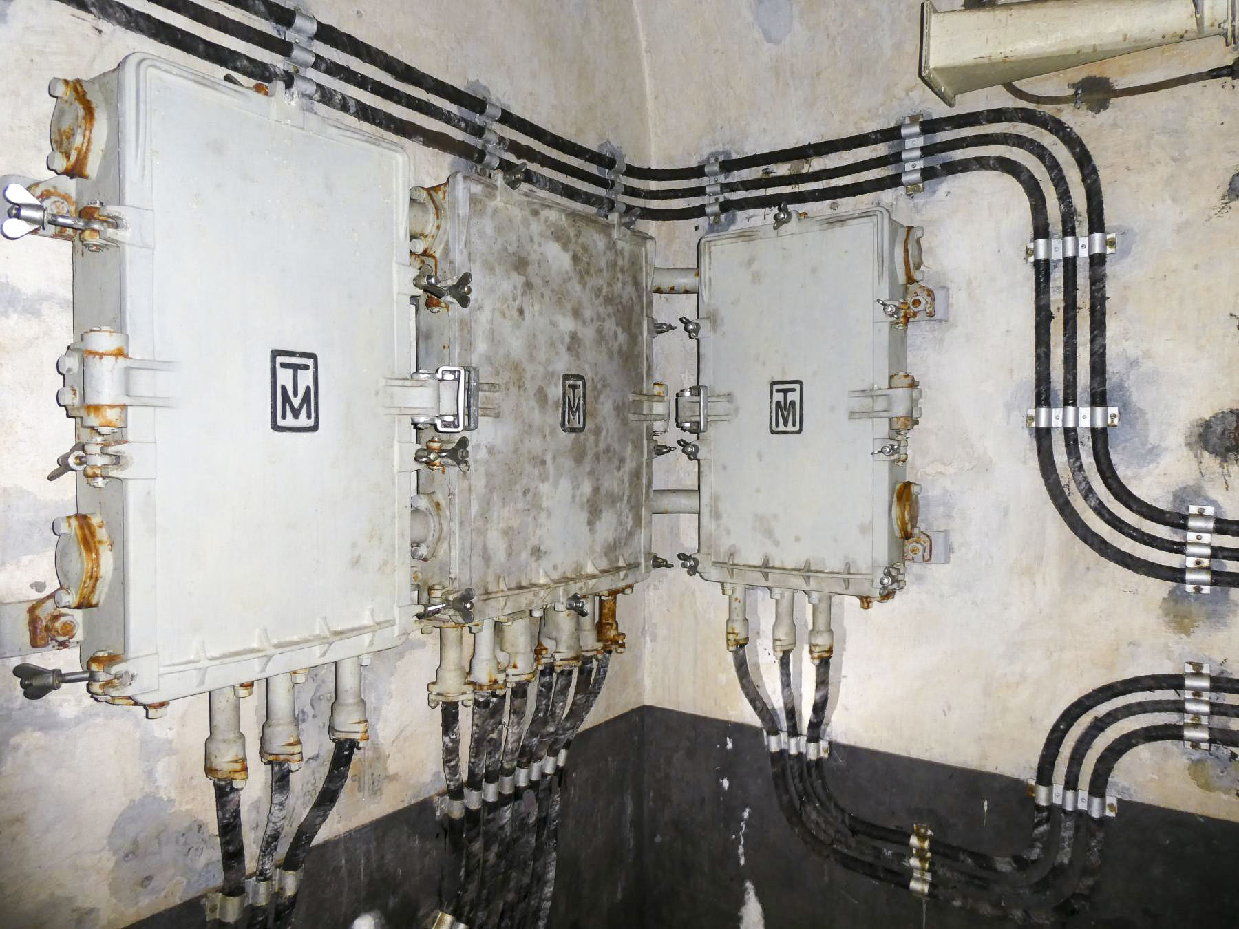 Ligne Maginot - SAINT OURS HAUT (SOH) - (Ouvrage d'artillerie) - Central téléphonique - Daniel ELLENA - Philippe CUNY