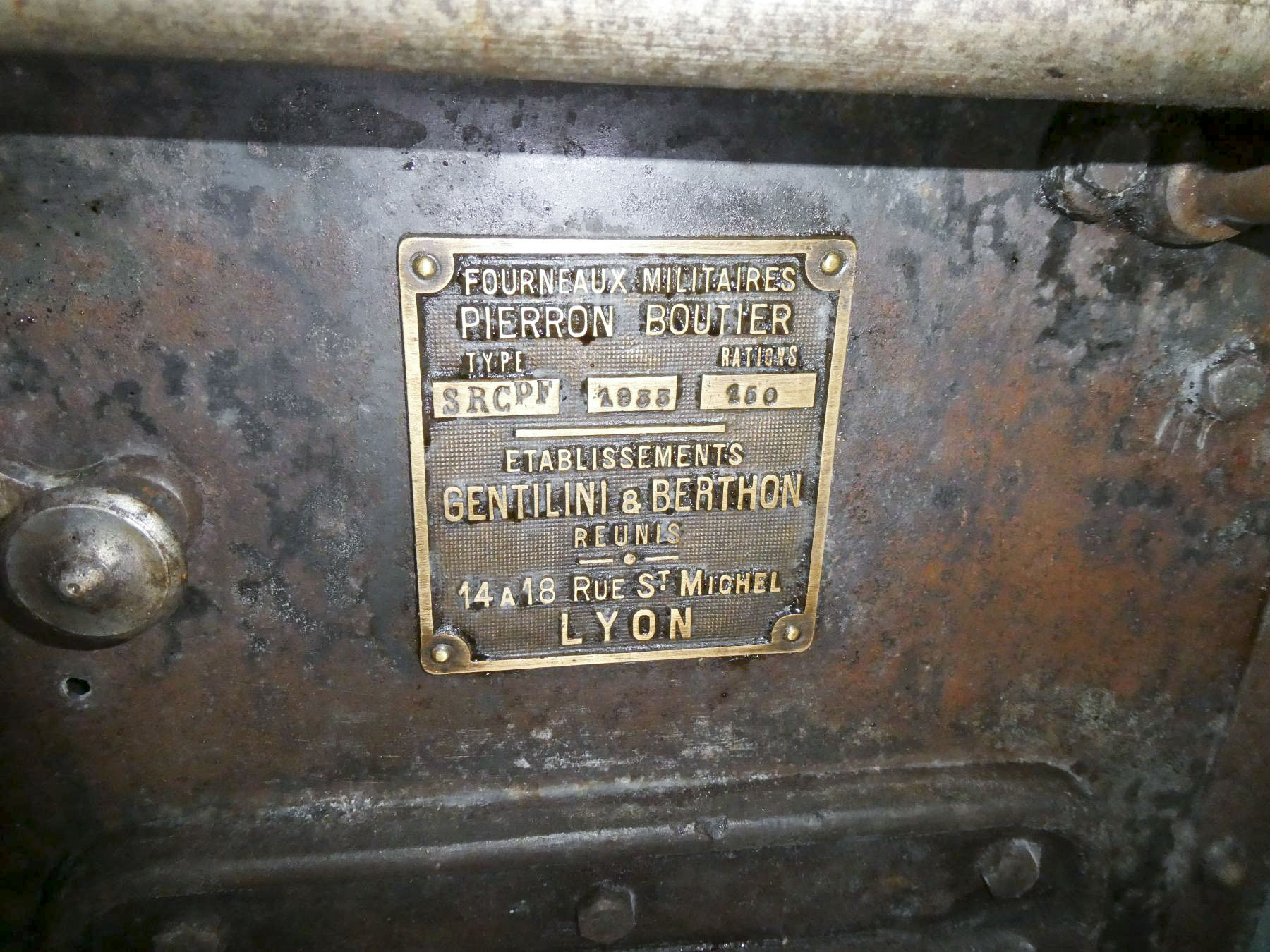 Ligne Maginot - SAINT OURS HAUT (SOH) - (Ouvrage d'artillerie) - La cuisine 
Cuisinière à charbon Pierron-Boutier type SRCPF - Daniel ELLENA - Philippe CUNY