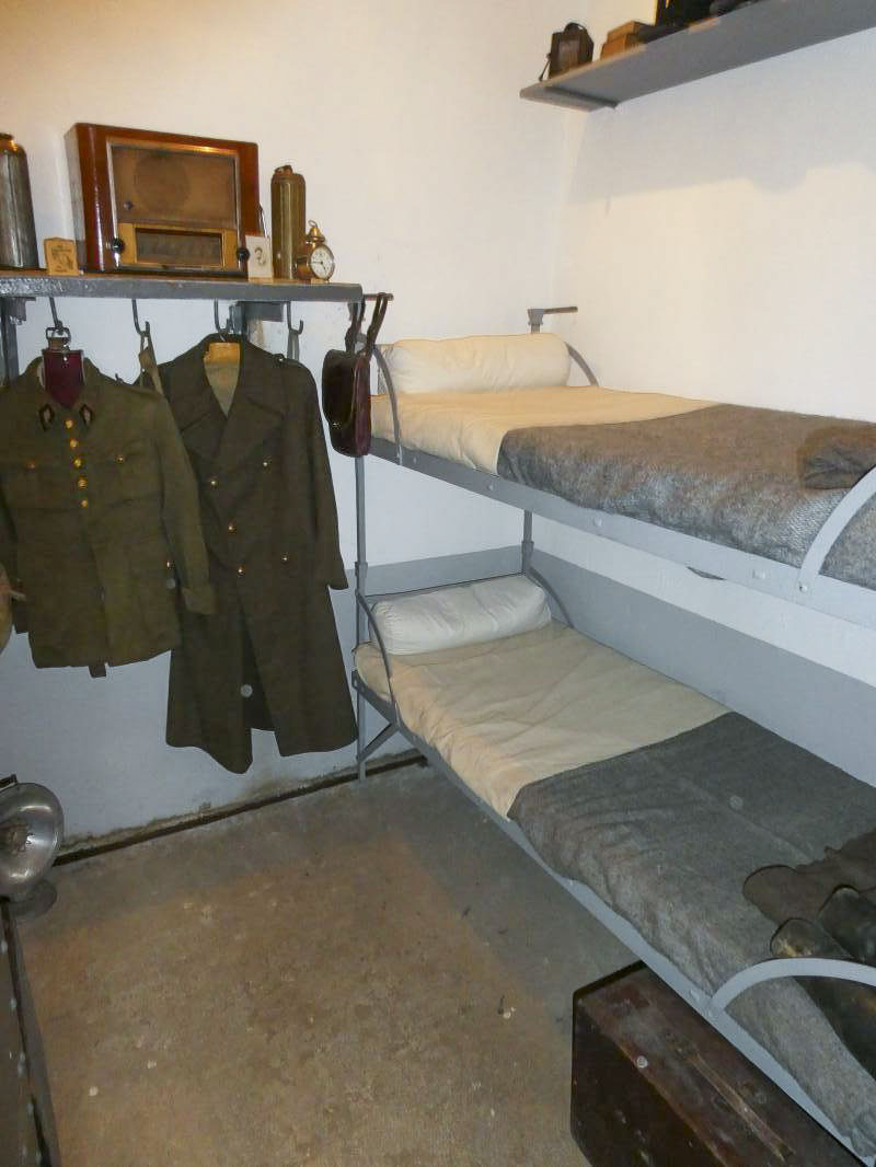 Ligne Maginot - FRESSINEA (FA) - (Ouvrage d'infanterie) - Chambre officiers - ELLENA - CUNY