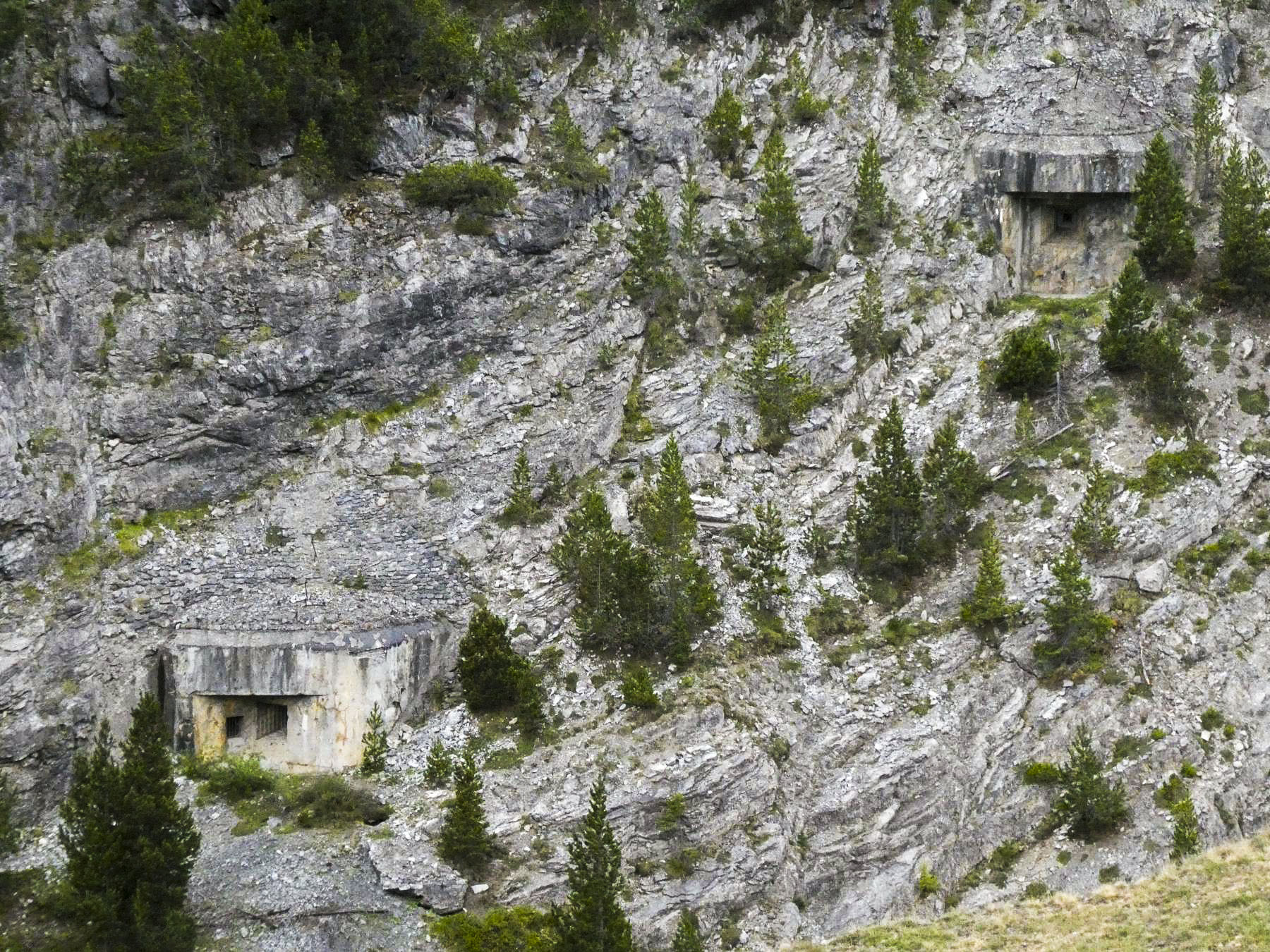 Ligne Maginot - LES AITTES - (Ouvrage d'infanterie) - Bloc 4 (en bas) et 3. - ELLENA Daniel - CUNY Philippe