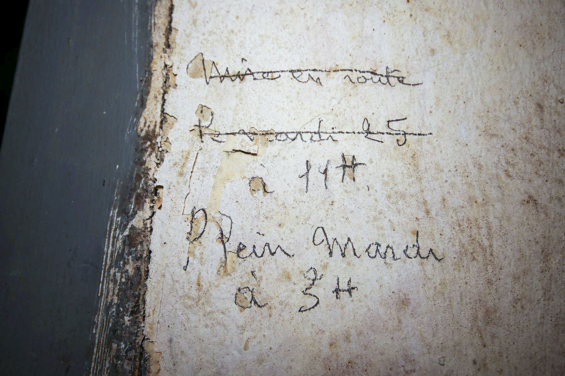 Ligne Maginot - LES AITTES - (Ouvrage d'infanterie) - Bloc 1
Graffiti à côté du cadre de la porte - Les Bergers des Pierres, Michel & Philippe ZIMMER
