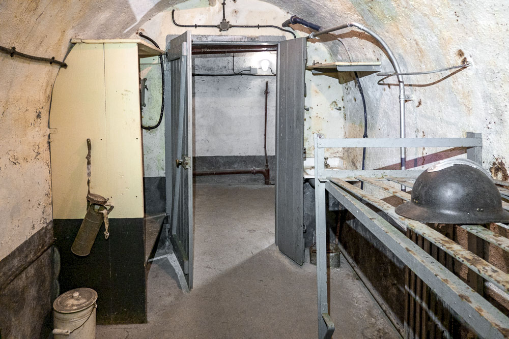 Ligne Maginot - LES AITTES - (Ouvrage d'infanterie) - PC / Chambre officier - Michel Teiten
