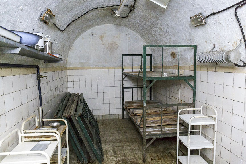Ligne Maginot - LES AITTES - (Ouvrage d'infanterie) - Infirmerie ré-équipée - Kevin Lizzit