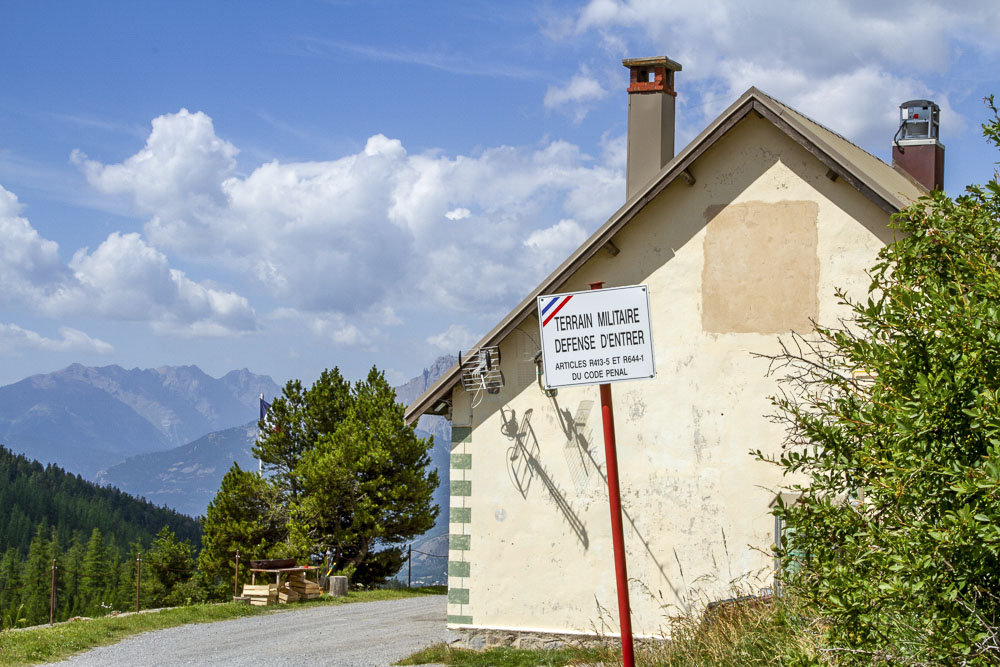 Ligne Maginot - MONTGENEVRE - CLOT ENJAIME - (PC de Sous-Quartier) - Le poste est toujours utilisé par le 7e BCA - Michel Teiten