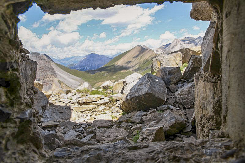 Ligne Maginot - PAS DE LA FANFARE 4 - (Blockhaus pour arme infanterie) - En face la descente du Col de Dormillouse - Alain Perouffe