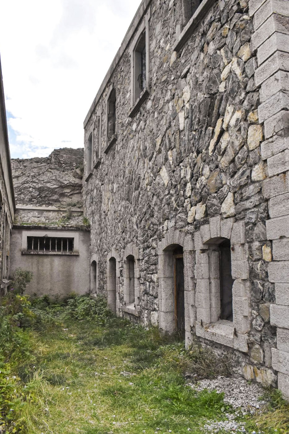 Ligne Maginot - ROCHE LA CROIX (CASERNEMENT AVANCé DE ) - (Casernement) - Casernement
Aération entre les deux bâtiments - Daniel Froehly