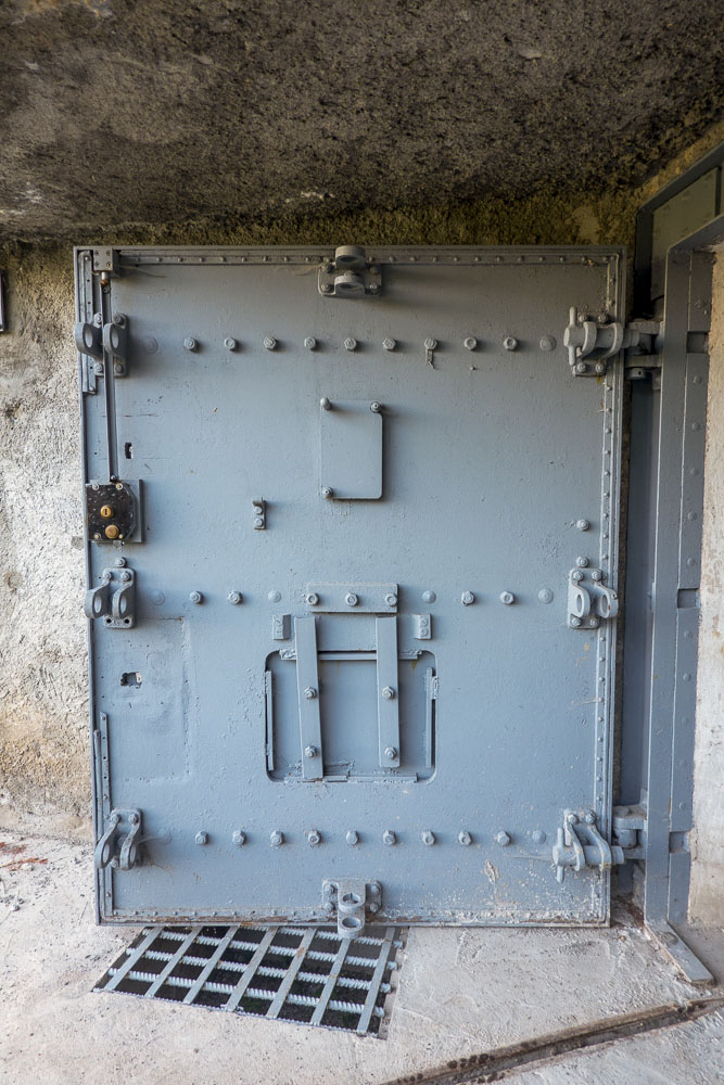 Ligne Maginot - ROCHE LA CROIX (RLC) - (Ouvrage d'artillerie) - Bloc 1
Porte blindée de l'entrée - Michel Teiten