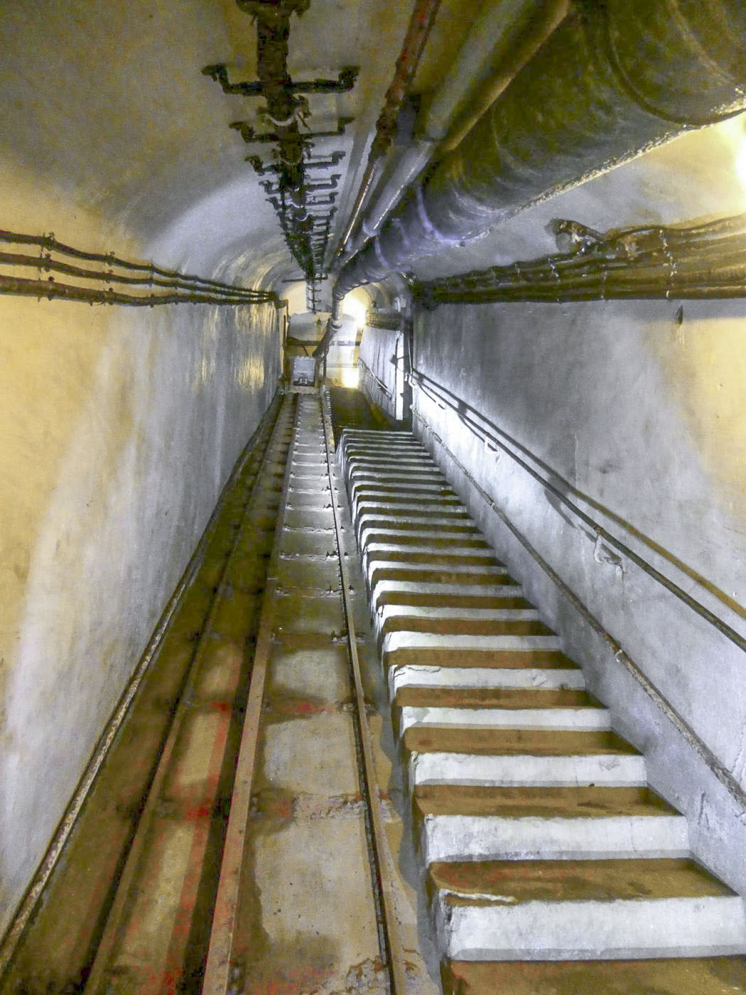Ligne Maginot - ROCHE LA CROIX (RLC) - (Ouvrage d'artillerie) - Bloc 1
Plan incliné - Daniel ELLENA - Philippe CUNY