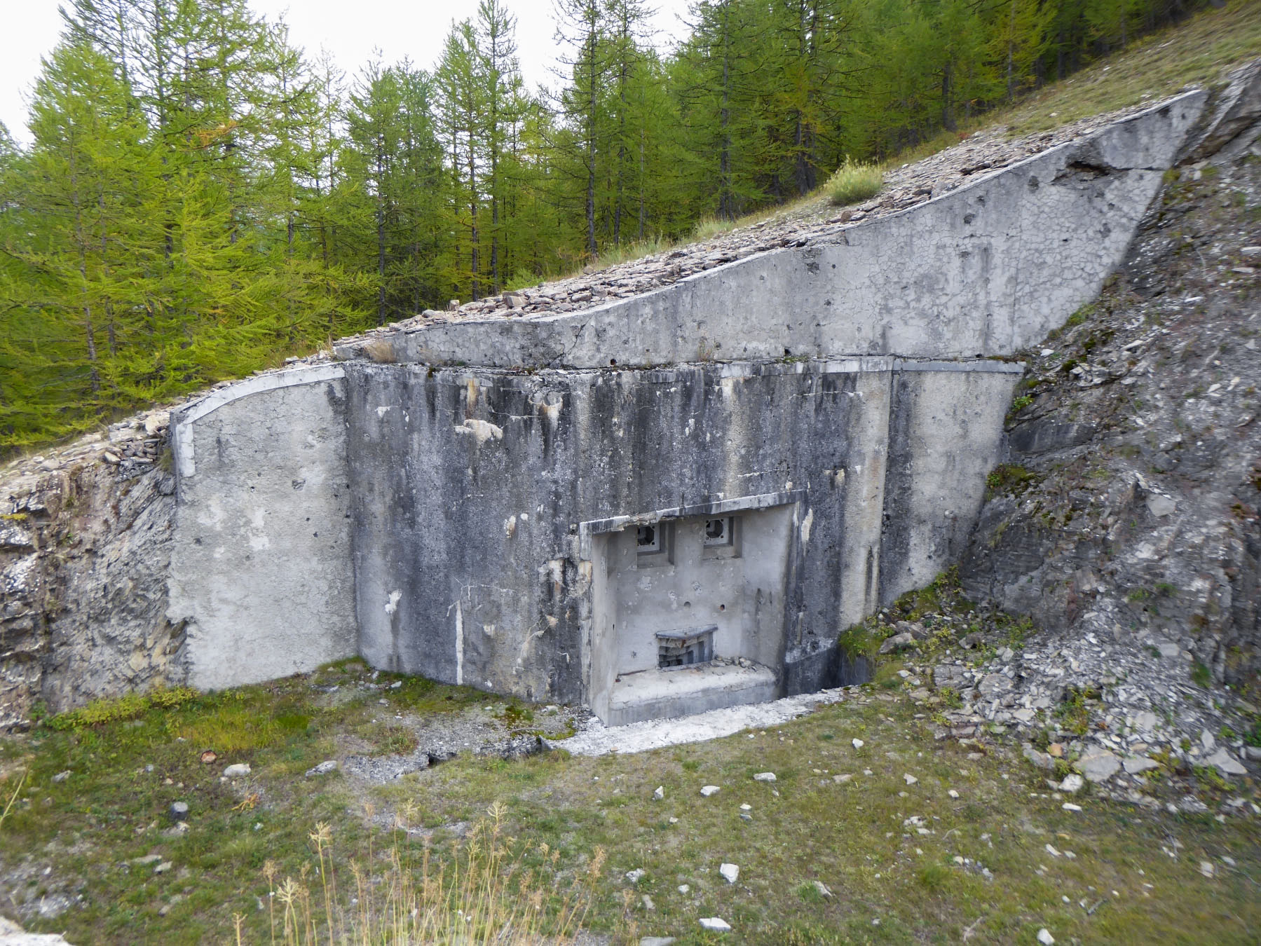 Ligne Maginot - ROCHE LA CROIX (RLC) - (Ouvrage d'artillerie) - Bloc 2
Coffre de défense des fossés - ELLENA Daniel - CUNY Philippe