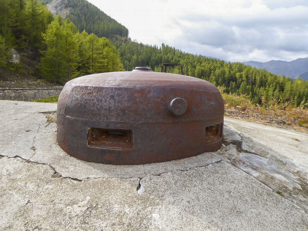 Ligne Maginot - ROCHE LA CROIX (RLC) - (Ouvrage d'artillerie) - Bloc 4
Cloche observatoire et cloche VDP - ELLENA - CUNY