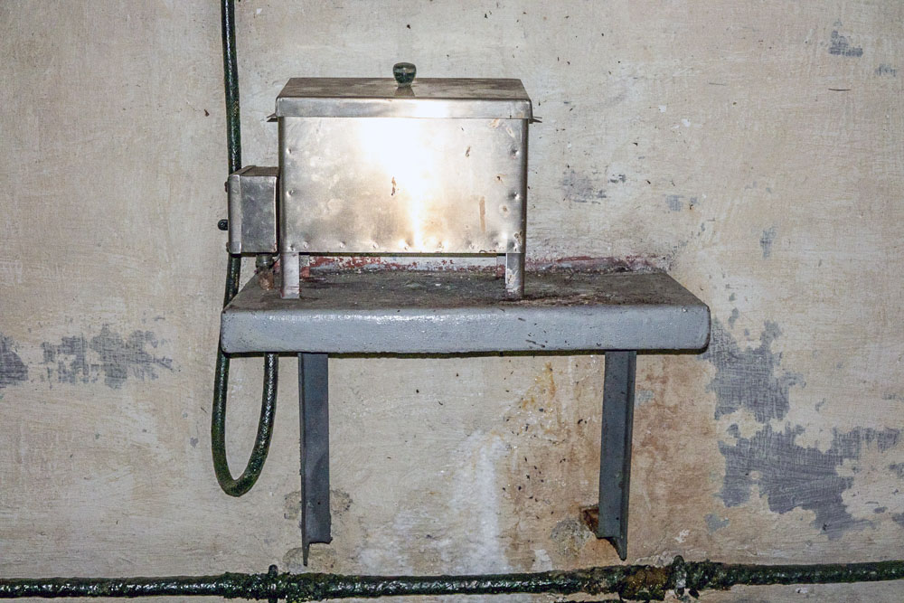 Ligne Maginot - ROCHE LA CROIX (ROC) - (Ouvrage d'artillerie) - Bloc 5 
Sous-station : réchaud pour cartouches Silicagel