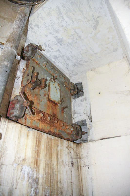 Ligne Maginot - ROCHE LA CROIX (RLC) - (Ouvrage d'artillerie) - Bloc 5
Accès à l'issue de secours - JOLAS, Jean-Michel