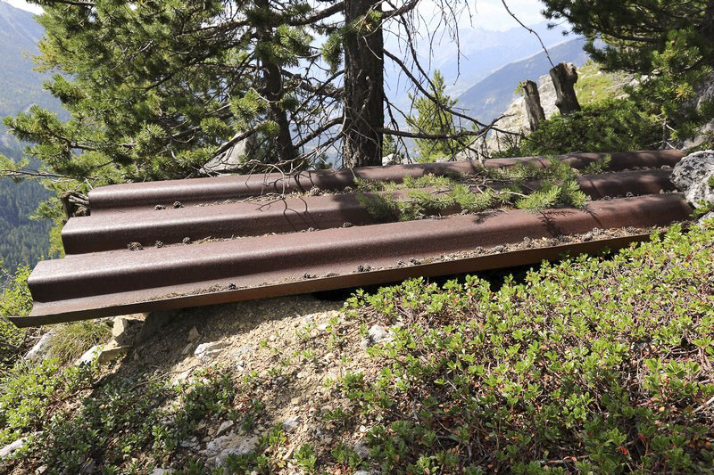Ligne Maginot - ROCHER DE 10 HEURES 11 - (Blockhaus pour arme infanterie) - Quelques mètres en avant, position couverte  - Alain Perouffe