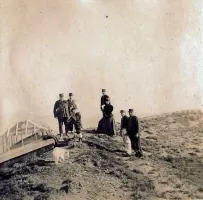 Ligne Maginot - MONT CHAUVE D'ASPREMONT - (Central téléphonique isolé) - Visite en famille
Noter le chapeau verrier de l'un des puits de lumière destiné à l'éclairage des locaux souterrains