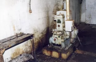 Ligne Maginot - MONT GROS DE ROQUEBRUNE - (Observatoire d'artillerie) - Usine électrique
Groupe électrogène à moteur CLM 1PJ65 à refroidissement par air