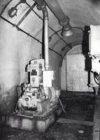 Ligne Maginot - MONT GROS DE ROQUEBRUNE - (Observatoire d'artillerie) - Usine électrique
Groupe électrogène à moteur CLM 1PJ65 à refroidissement par air