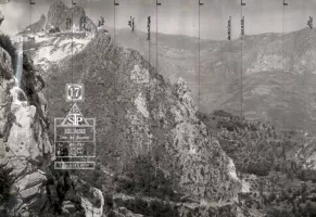 Ligne Maginot - SAINTE AGNES (SAG) - EO9 - (Ouvrage d'artillerie) - Extrait de la photo panoramique de l'observatoire d'artillerie de la Cime de Biançon donnant une vue directe sur l'ouvrage de Saint Agnes
