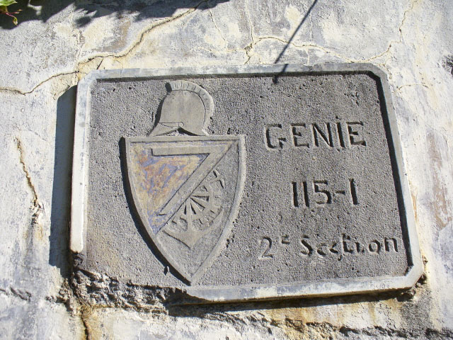 Ligne Maginot - E3 - EZE MOYENNE CORNICHE (Casemate d'infanterie) - Fronton de construction de la casemate (au dessus de la porte)
Compagnie 115-1 issue du 7° Génie - Marc ENDINGER