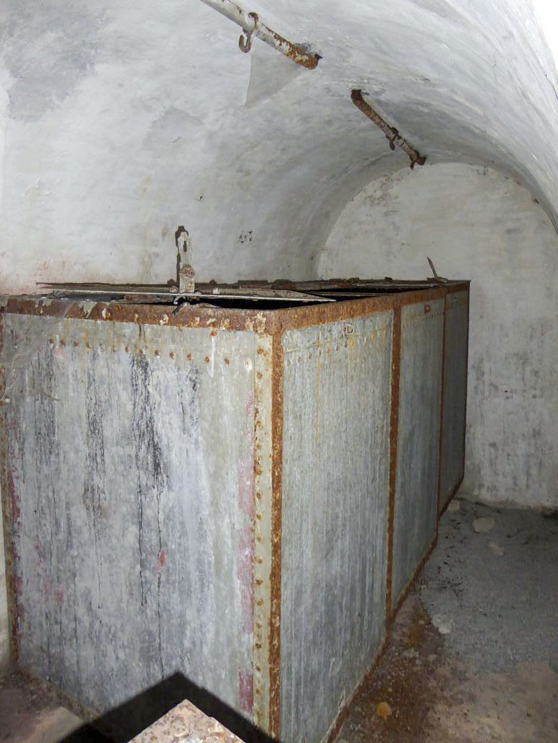 Ligne Maginot - LA PENA (PE) - (Ouvrage d'infanterie) - Le casernement intérieur
Reserve d'eau - ELLENA-CUNY