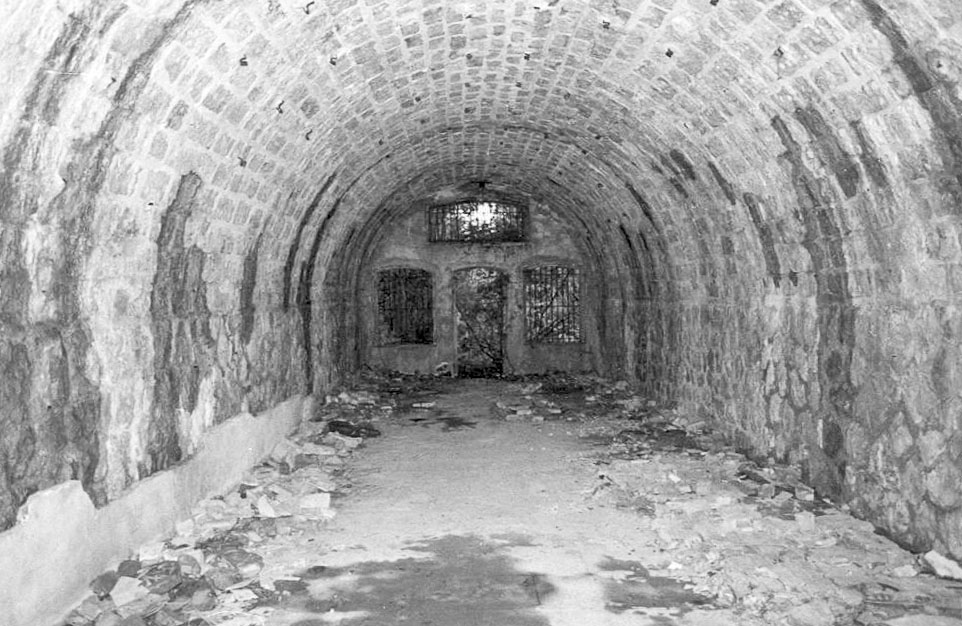 Ligne Maginot - LA TURBIE (SOUS-SECTEUR CORNICHES - 58° DBAF) - (PC de Sous-Secteur) - Une autre alvéole - Alain LOVINY - Yann DUVIVIER