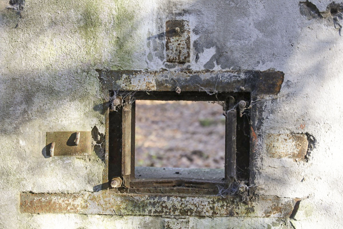 Ligne Maginot - SCHANZ - (Stand de tir) - Créneau de cloche GFM type A pour FM et lance-grenade de 50 - Alain Perouffe