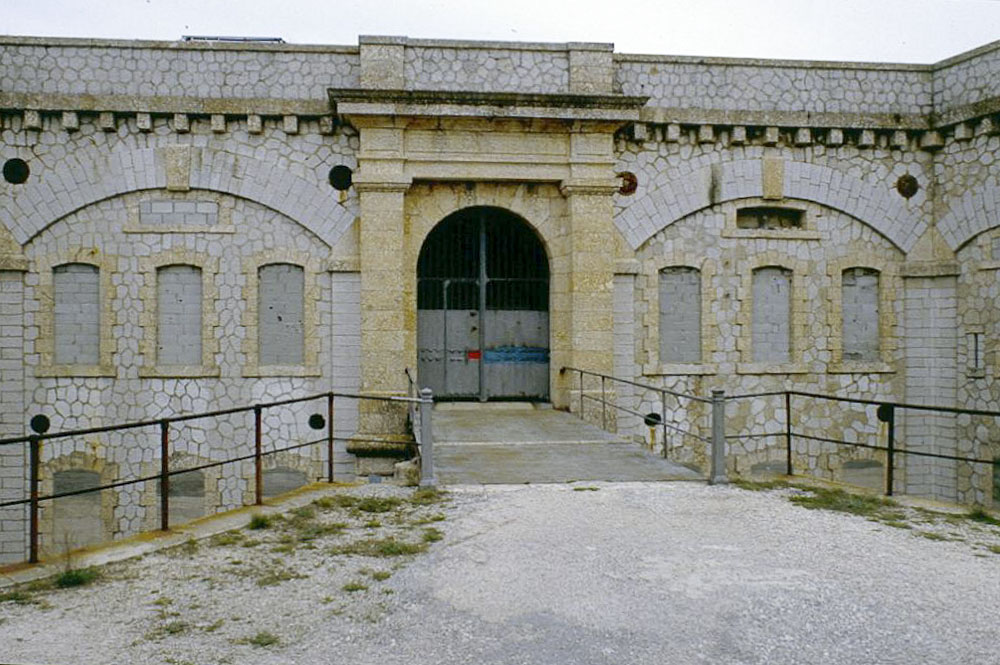 Ligne Maginot - MONT CHAUVE D'ASPREMONT - (Central téléphonique isolé) - L'entrée - Alain LOVINY