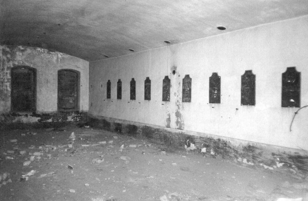 Ligne Maginot - MONT CHAUVE D'ASPREMONT - (Central téléphonique isolé) - Une chambrée - Alain LOVINY