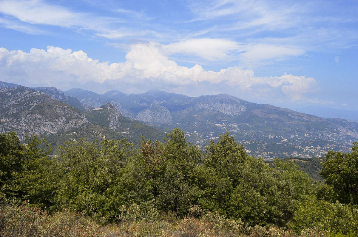 Ligne Maginot - MONT GROS DE ROQUEBRUNE - (Observatoire d'artillerie) - Vue vers Sainte-Agnes et l'Italie 
Le secteur couvert par l'observatoire - Michal Prasil