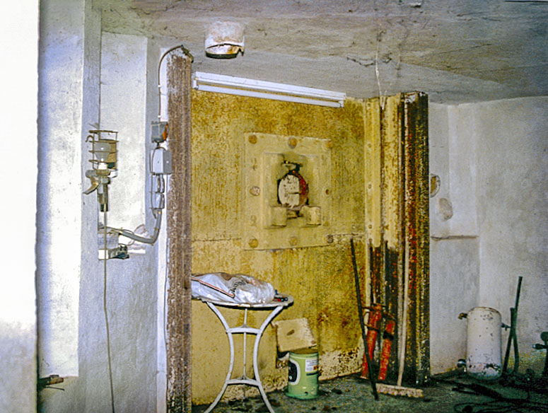 Ligne Maginot - O12 - GORBIO SUD - (Casemate d'infanterie - Simple) - La niche blindée. - LOVINY Alain