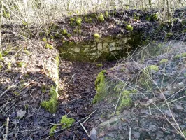 Ligne Maginot - CARRIERE DE LA FERME CHOPPEY (III/132° RIF) - (PC de Quartier) - Emplacement avec un entrée à droite donnant sur une tranchée