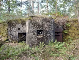 Ligne Maginot - MAIN DU PRINCE 1 - (Blockhaus pour canon) - Créneau frontal de la caponnière assurant la défense rapprochée des entrées
